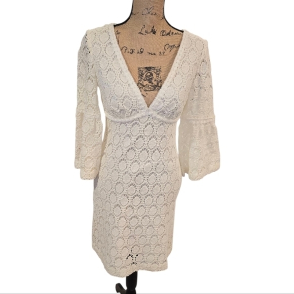 Trina Turk White Crochet‎ Lace V-Neck Bell Sleeve 60s Vintage Dress Size 4